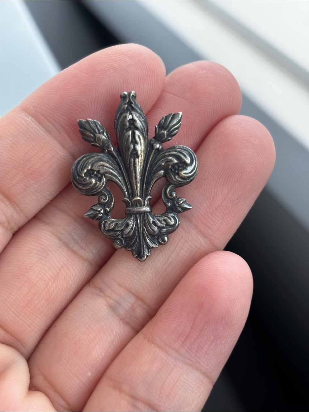 Vintage Silver Plated Fleur De Lis Brooch